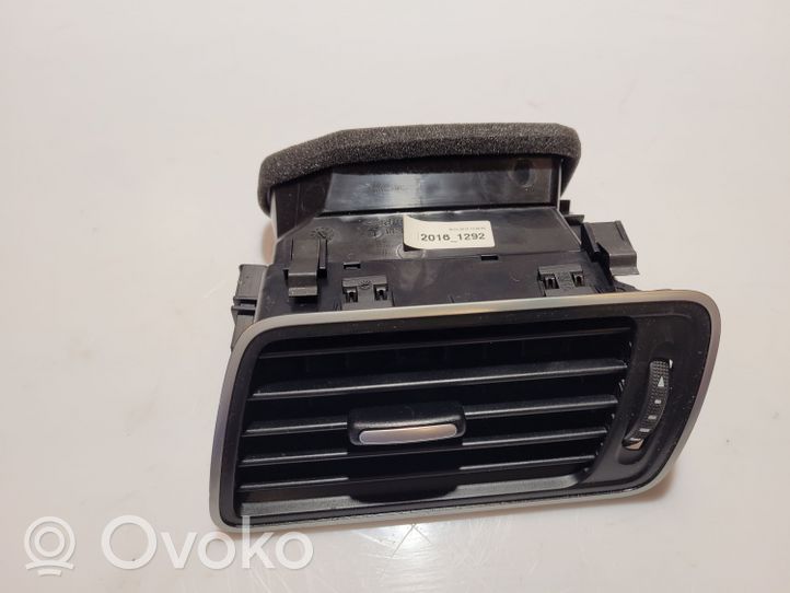 Volkswagen PASSAT B7 Griglia di ventilazione centrale cruscotto 3AC819701A