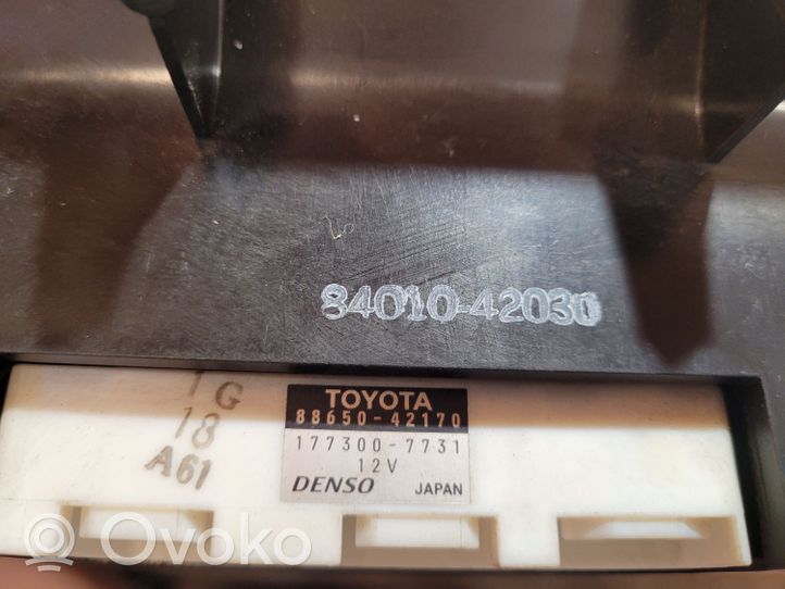 Toyota RAV 4 (XA20) Ilmastoinnin ohjainlaite 8401042030