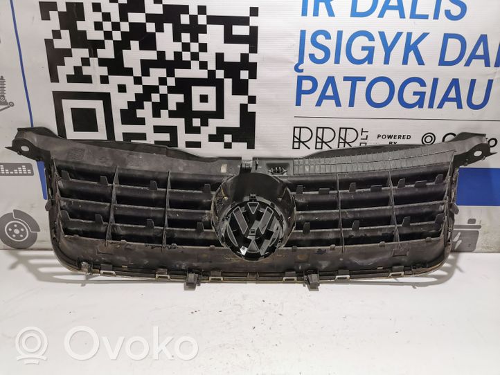 Volkswagen PASSAT B5.5 Etupuskurin ylempi jäähdytinsäleikkö 3B0853651K