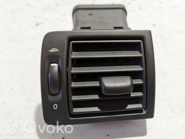 Volvo S40 Copertura griglia di ventilazione laterale cruscotto 30715099