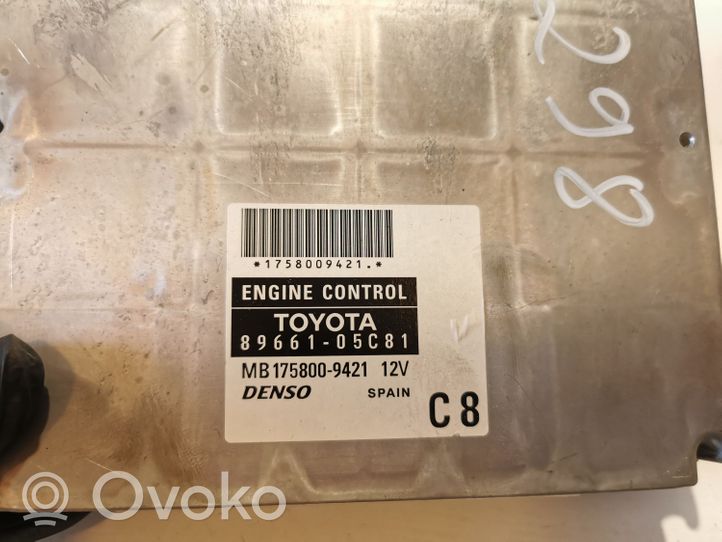 Toyota Avensis T250 Calculateur moteur ECU 8966105C81