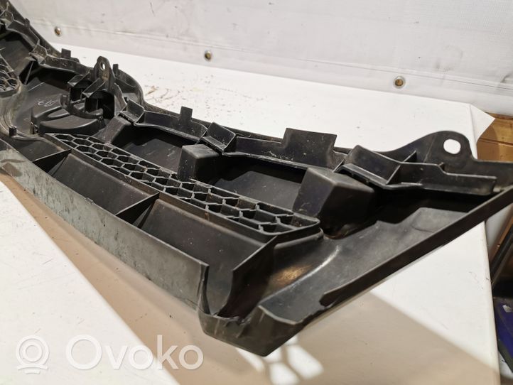 Toyota Corolla Verso AR10 Maskownica / Grill / Atrapa górna chłodnicy 531110F020