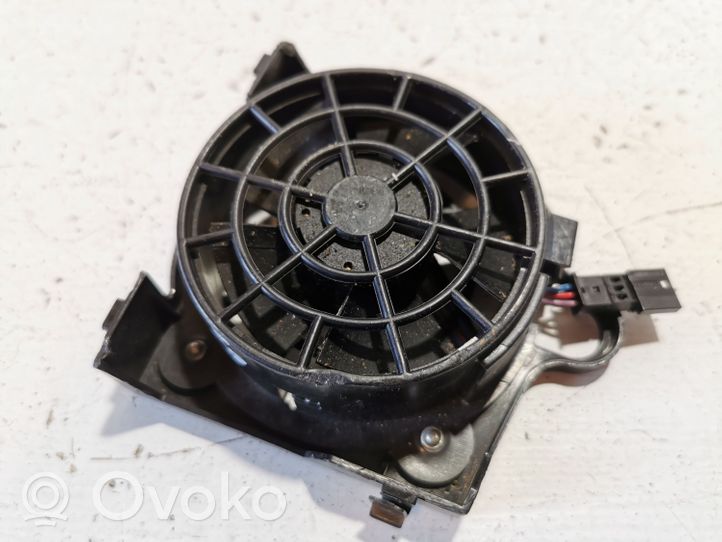 Audi A8 S8 D3 4E Ventilateur / pulseur d'air 3D0963575