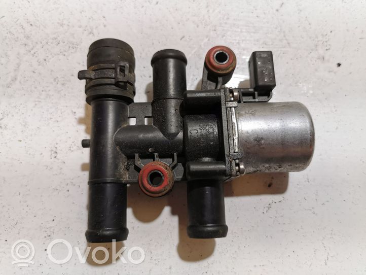 Audi Q7 4M Solenoidinis vožtuvas 8J0121324