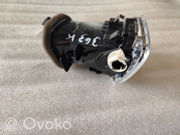 Volvo V40 Kojelaudan sivutuuletussuuttimen kehys 30791697