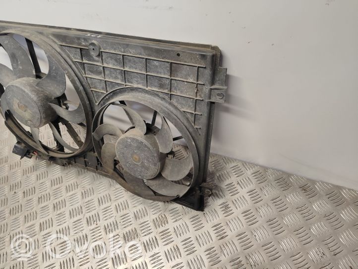 Volkswagen Caddy Radiator cooling fan shroud 1K0121207