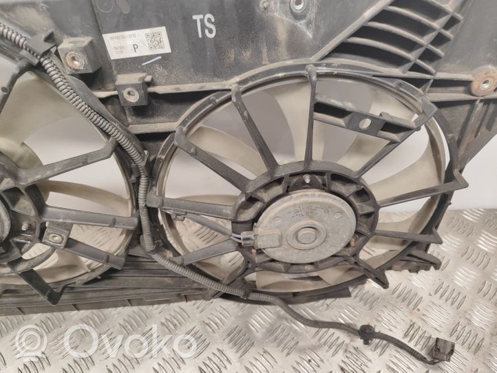 Toyota Avensis T270 Aro de refuerzo del ventilador del radiador 160400R160