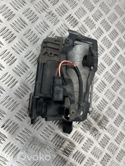 Mercedes-Benz E W213 Ilmajousituksen kompressoripumppu A0993200004