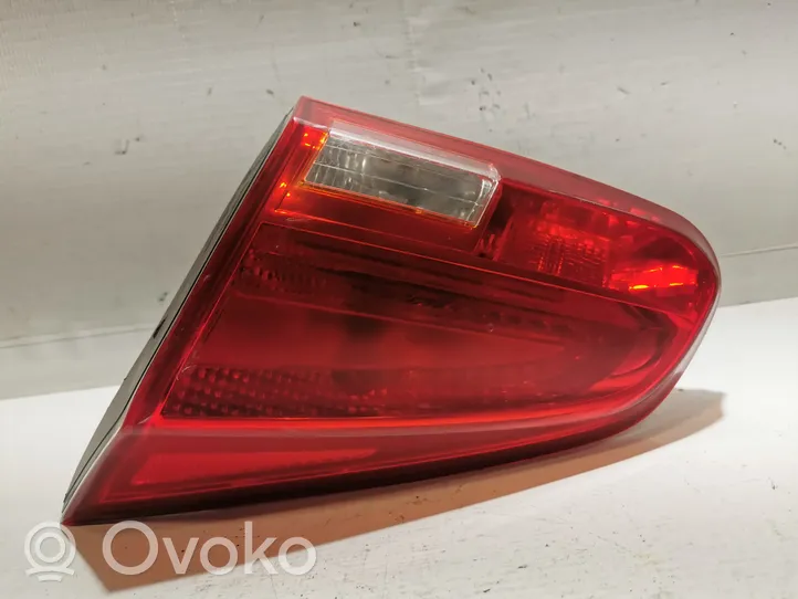 KIA Ceed Lampy tylnej klapy bagażnika 92404A20