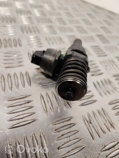 Volkswagen Jetta V Injecteur de carburant 038130073AG