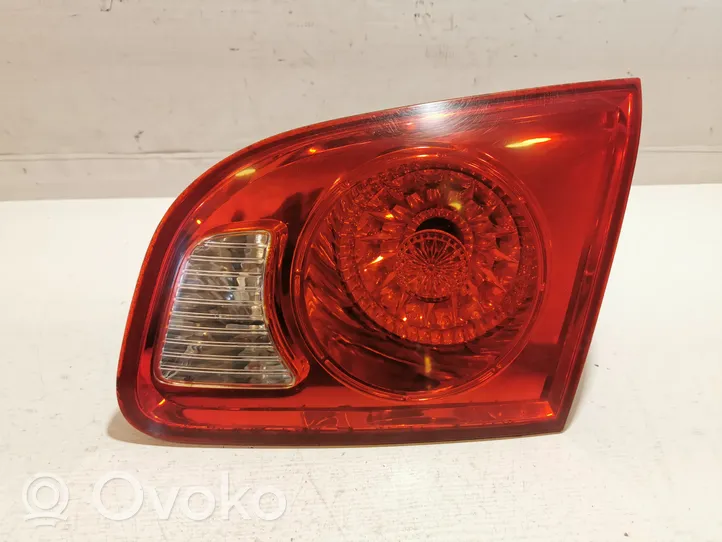 Hyundai Santa Fe Lampy tylnej klapy bagażnika 924062B000