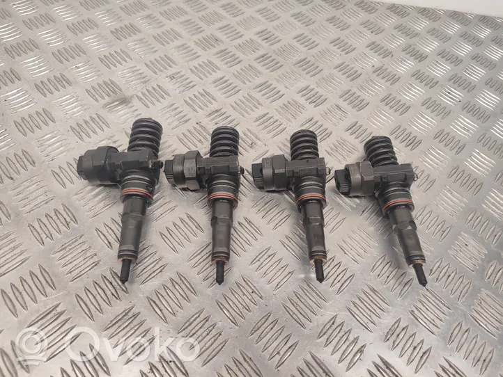 Audi A4 S4 B5 8D Fuel injectors set 038130073F