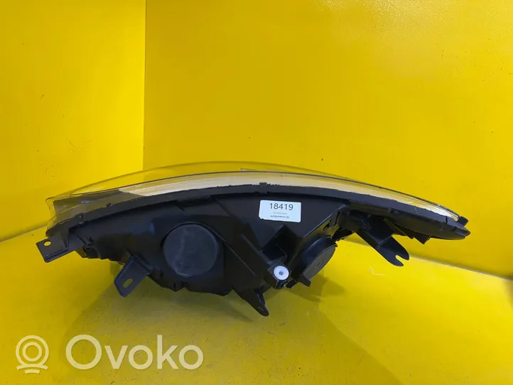 Renault Captur Headlight/headlamp 60L1100E