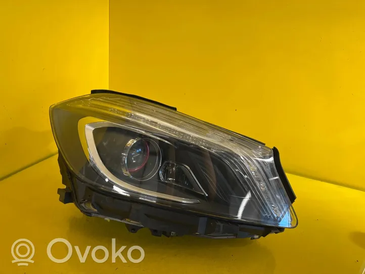 Mercedes-Benz A W176 Lampa przednia A1768205361