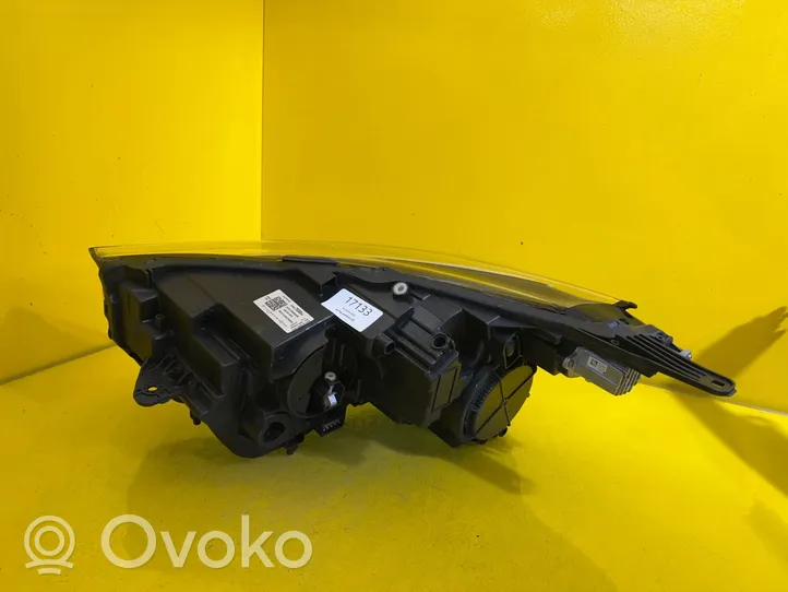 Opel Crossland X Lampa przednia YQ00709800