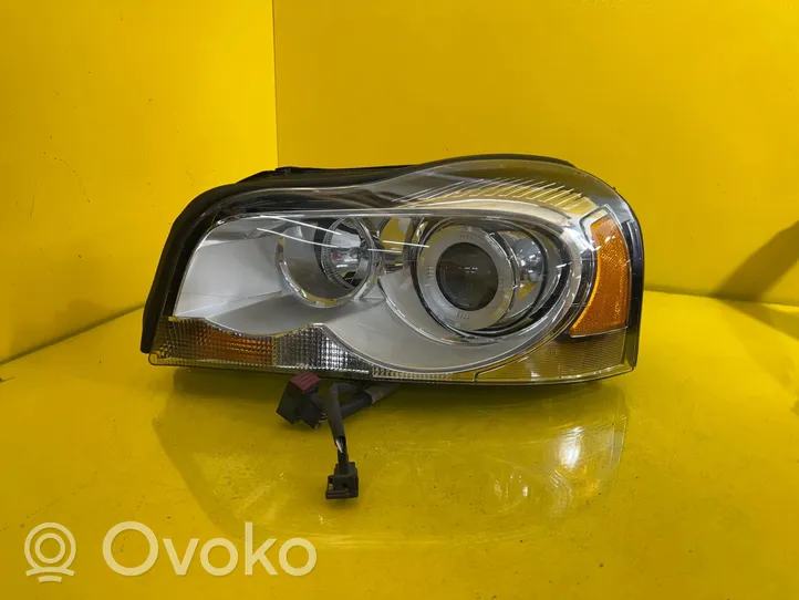 Volvo XC90 Lampa przednia 30698576