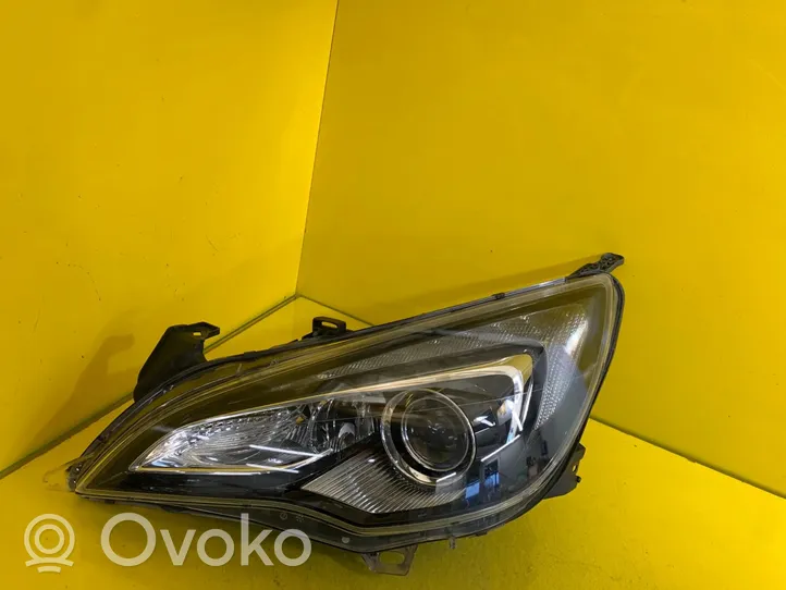 Opel Cascada Lampa przednia 