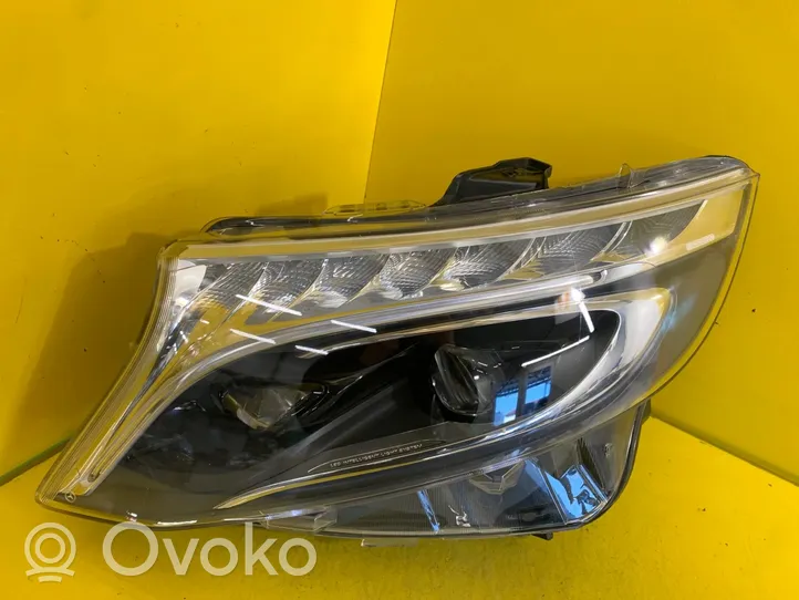 Mercedes-Benz V Class W447 Lampa przednia A4479069700