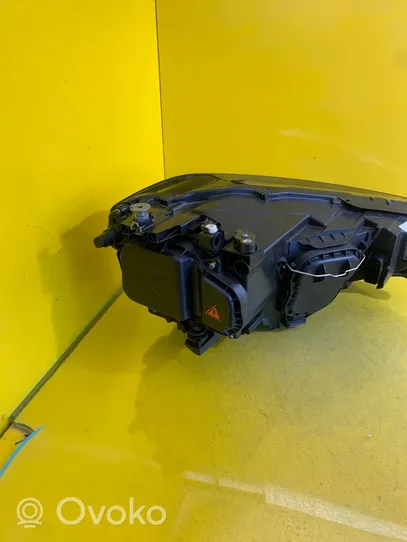 Volkswagen Golf Sportsvan Lampa przednia 517941033B