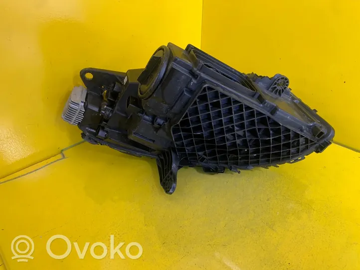 Mercedes-Benz EQC Lampa przednia A2939060101