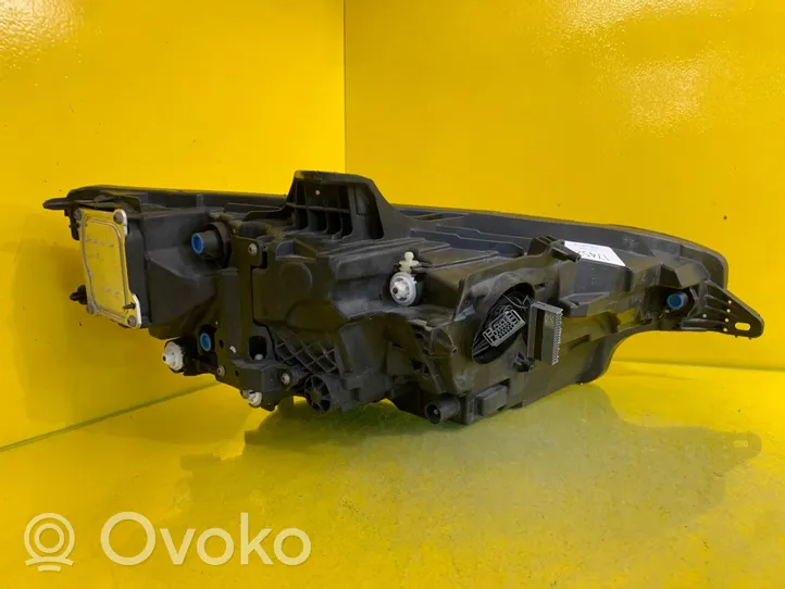 Volvo V60 Lampa przednia 32314148