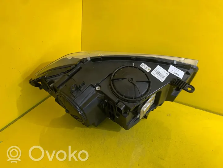 BMW X5 F15 Lampa przednia 7290059