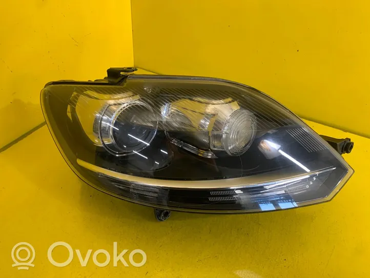 Volkswagen Golf V Lampa przednia 5M1941752B