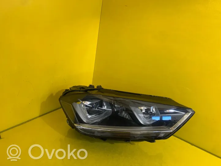 Volkswagen Golf Sportsvan Lampa przednia 517941034B
