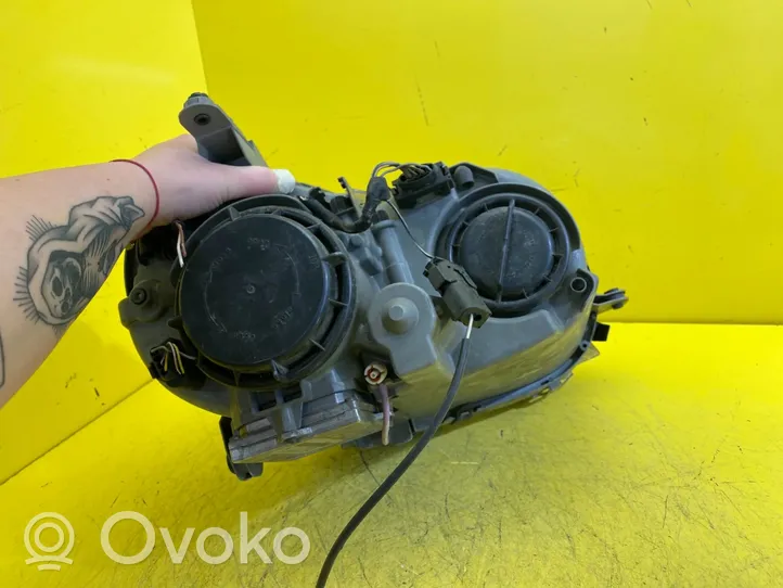 Mercedes-Benz C W203 Phare frontale A2038203761