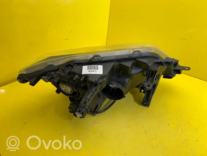 Nissan X-Trail T30 Phare frontale 89005900