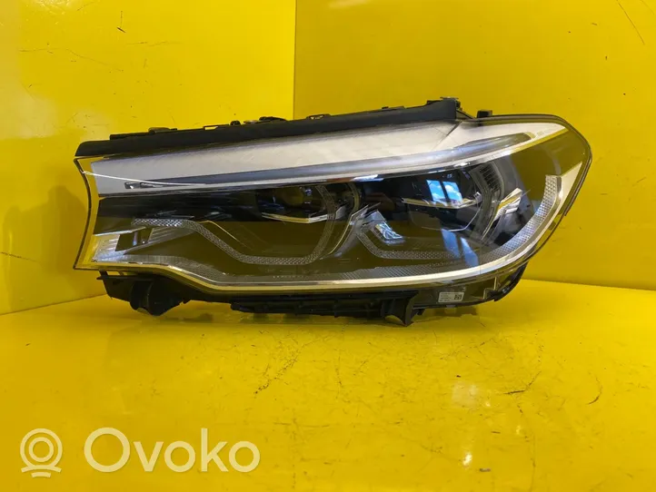 BMW 5 G30 G31 Lampa przednia 4178