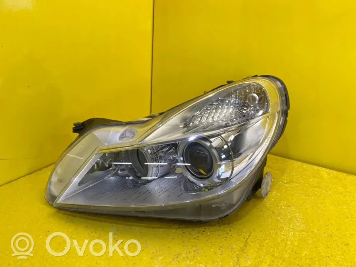 Mercedes-Benz SL R230 Lampa przednia A2308208961