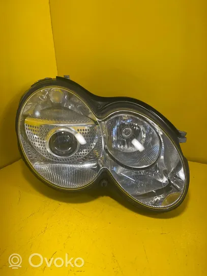 Mercedes-Benz SL R230 Lampa przednia a2308206661