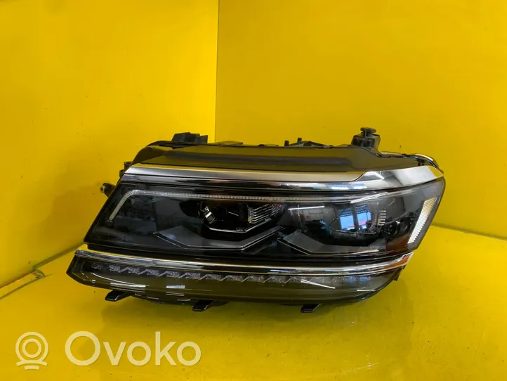 Volkswagen Tiguan Lampa przednia 5NB941081E