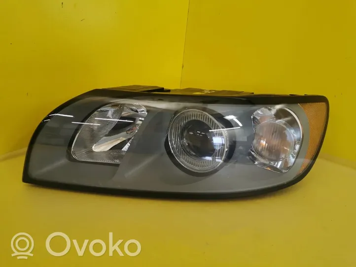 Volvo S40 Lampa przednia 30698885