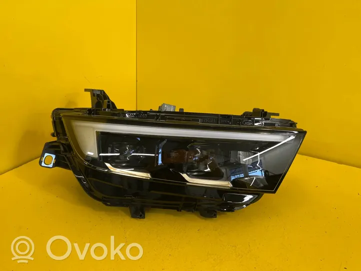 Opel Astra L Headlight/headlamp 9840160780