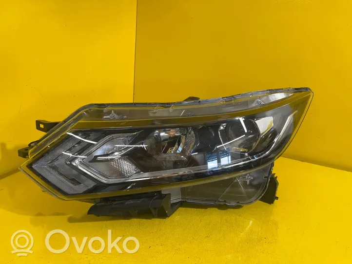 Nissan Qashqai Lampa przednia 100-19009