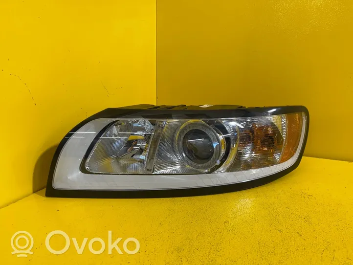 Volvo S40 Lampa przednia 31299583