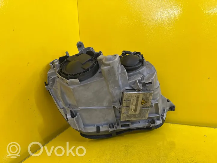 Mercedes-Benz C W203 Phare frontale A2038203761