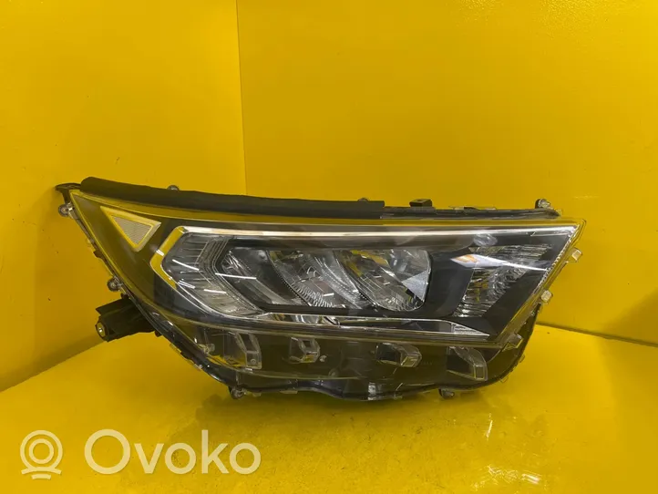 Toyota RAV 4 (XA50) Phare frontale 8990842020