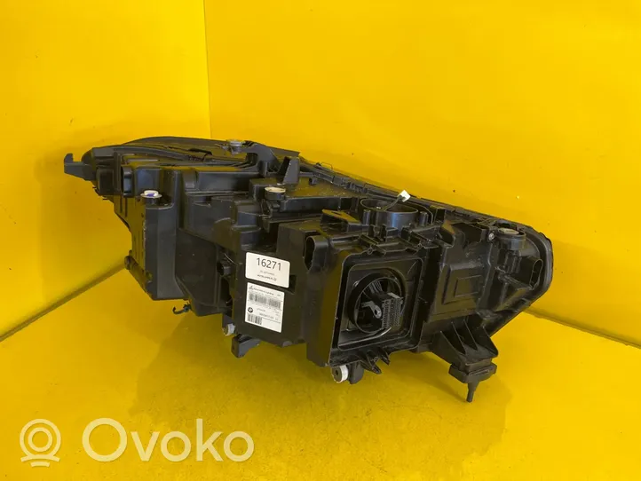 BMW X5 G05 Lampa przednia 9850417-03