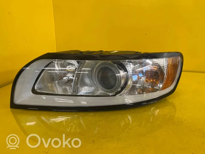 Volvo S40 Lampa przednia 31265694