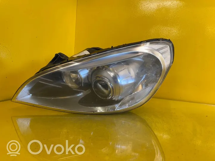 Volvo S60 Lampa przednia 31299990