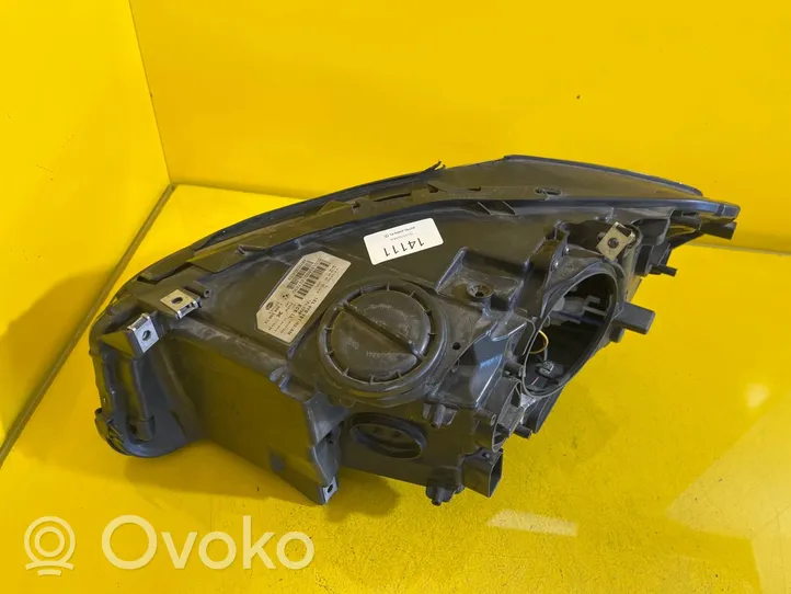 BMW 5 F10 F11 Передняя фара 7203240-12