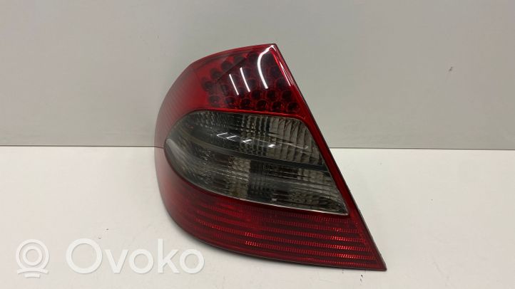 Mercedes-Benz E W211 Luci posteriori A2118202564