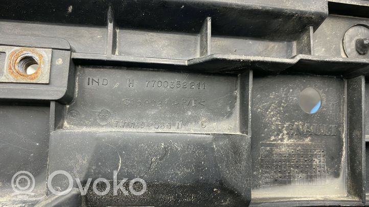 Opel Movano A Takapuskurin kulmaosan verhoilu 7700352211