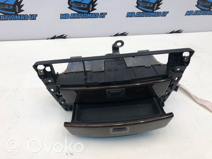 BMW 7 E65 E66 Boîte / compartiment de rangement pour tableau de bord 8261060