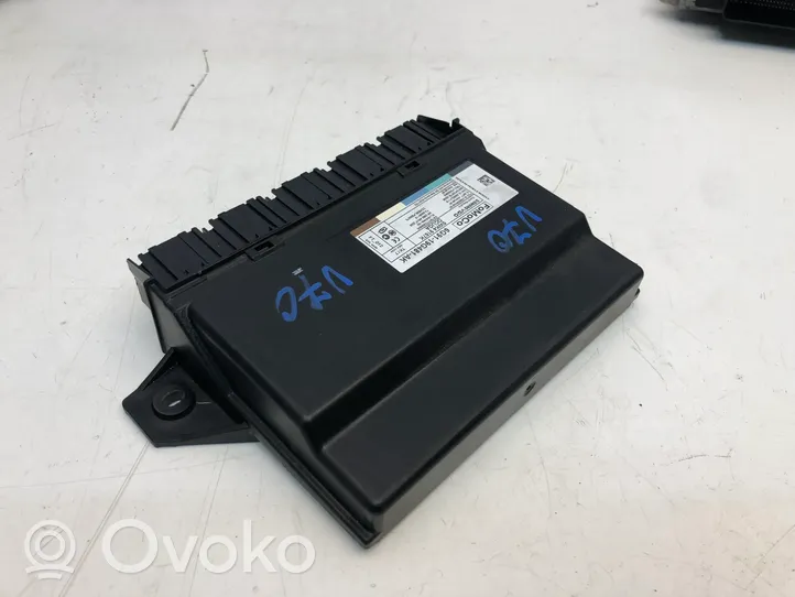 Volvo V70 Komputer / Sterownik ECU i komplet kluczy 30785100