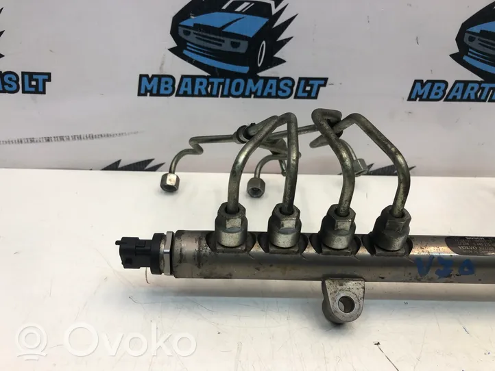 Volvo V70 Tuyau de conduite principale de carburant 30777759