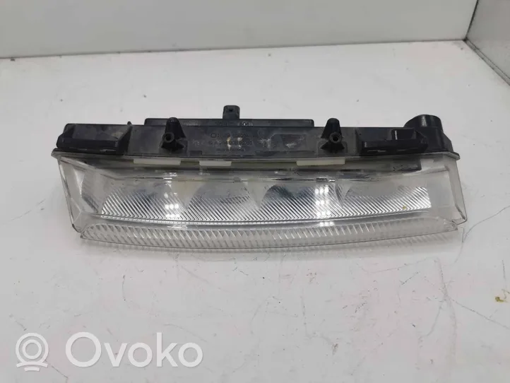 Mercedes-Benz B W246 W242 LED-päiväajovalo A2049069200